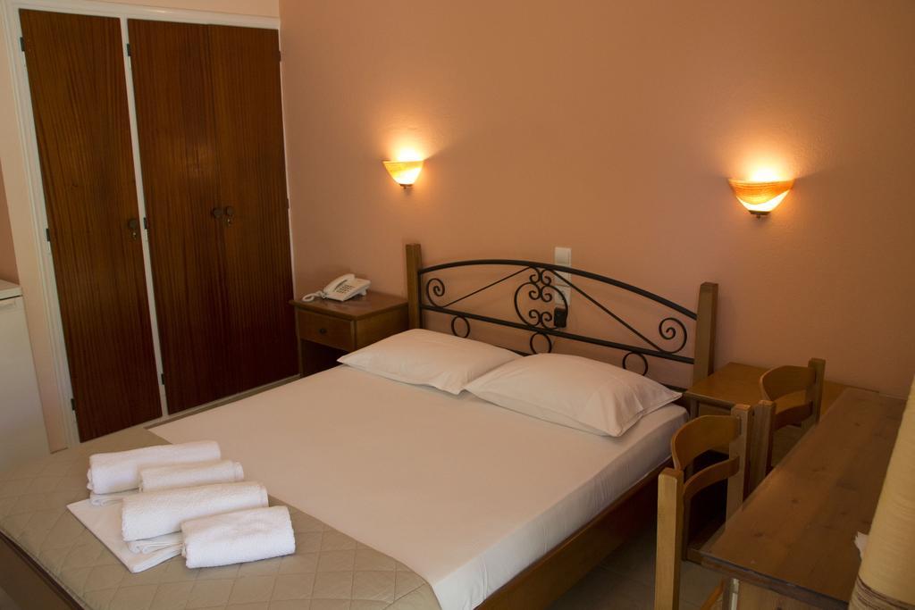 Anixis Hotel Loutra Ipatis Room photo